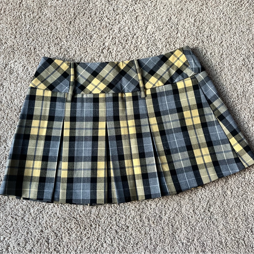 NWOT Plaid pleated mini skirt